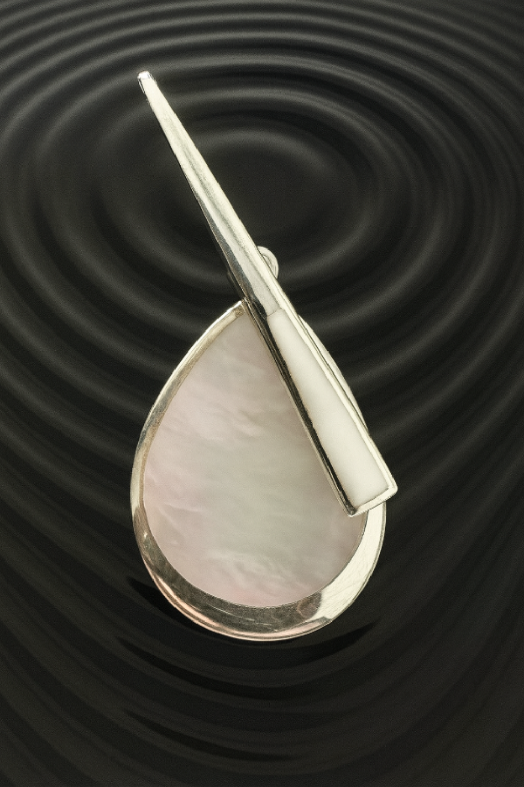 Teardrop Pendulum Pendant - Mother of Pearl & 925 Silver