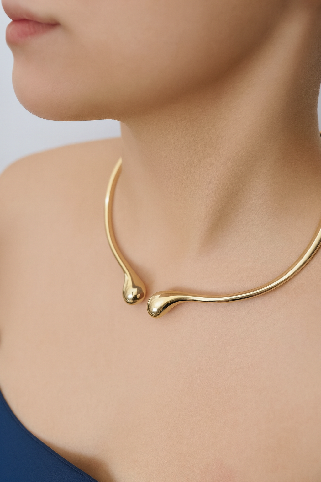 Golden Arc Choker
