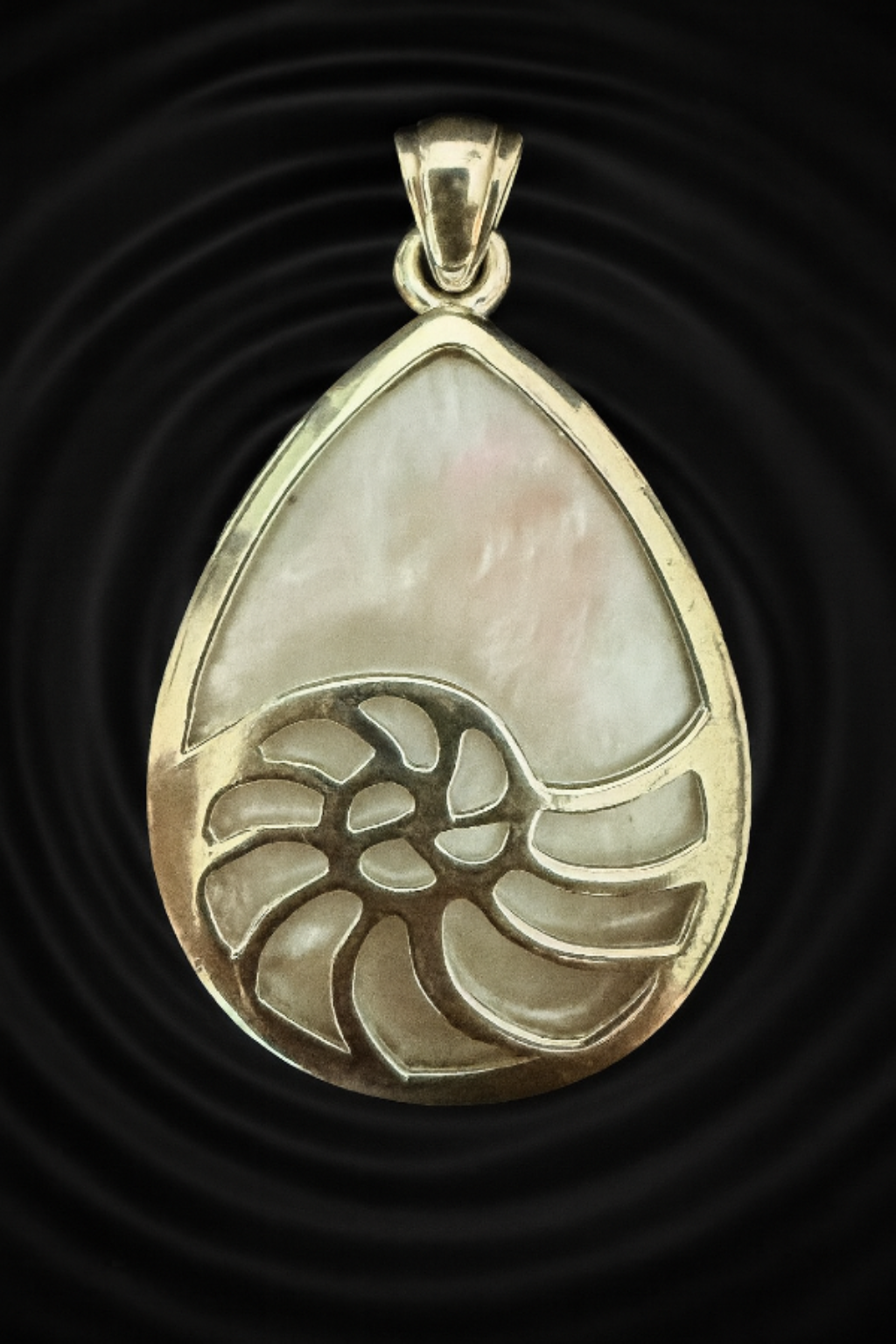 Dual-Sided Ocean Pendant - Mother of Pearl & 925 Silver