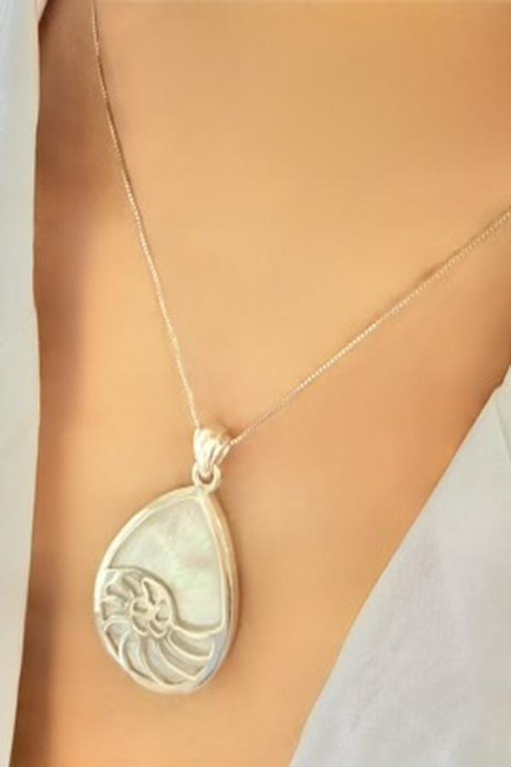 Dual-Sided Ocean Pendant - Mother of Pearl & 925 Silver