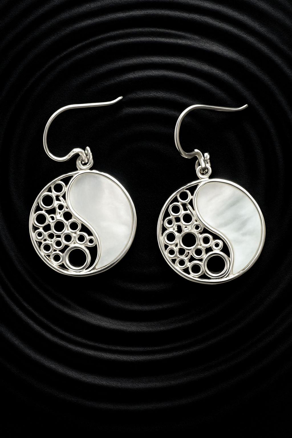Ocean Aura Earrings - Mother of Pearl & 925 Silver